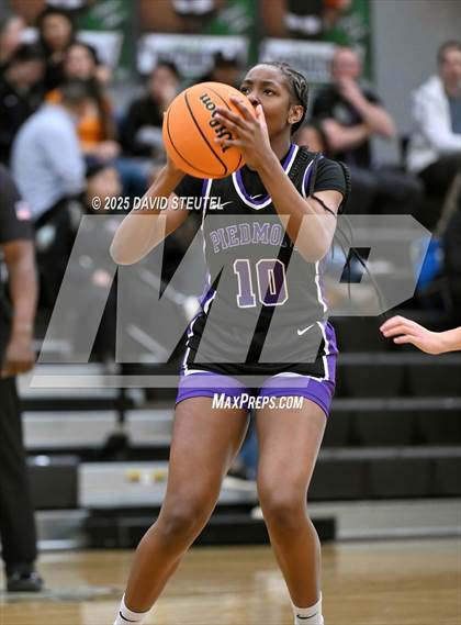 Thumbnail 1 in Piedmont vs. Menlo School (St. Mary's MLK Classic) photogallery.