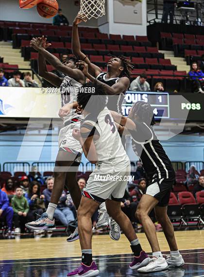 Thumbnail 2 in Archbishop Stepinac vs. Eagle Academy II (Public vs Catholic Hoops Showdown) photogallery.