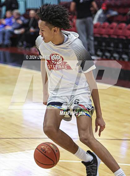 Thumbnail 3 in Archbishop Stepinac vs. Eagle Academy II (Public vs Catholic Hoops Showdown) photogallery.