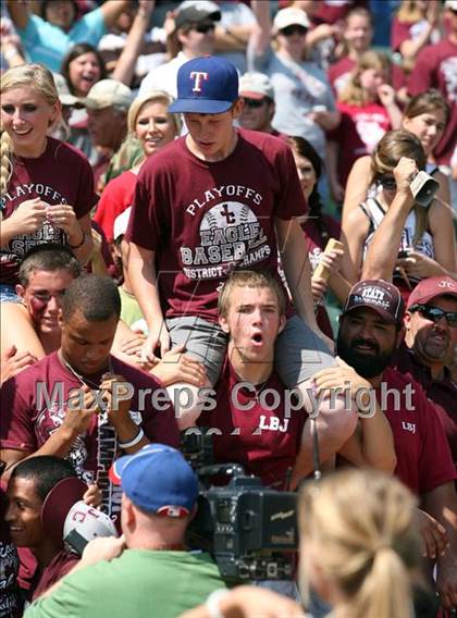 Thumbnail 2 in Blue Ridge vs. Johnson City (UIL 1A State Final) photogallery.
