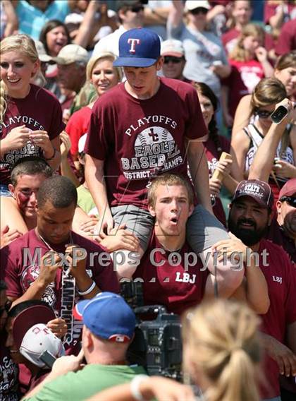 Thumbnail 3 in Blue Ridge vs. Johnson City (UIL 1A State Final) photogallery.