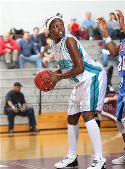 Thumbnail 3 in Norfolk Collegiate vs. Woodside (Lady Greyhound Classic) photogallery.