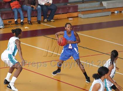 Thumbnail 2 in Norfolk Collegiate vs. Woodside (Lady Greyhound Classic) photogallery.