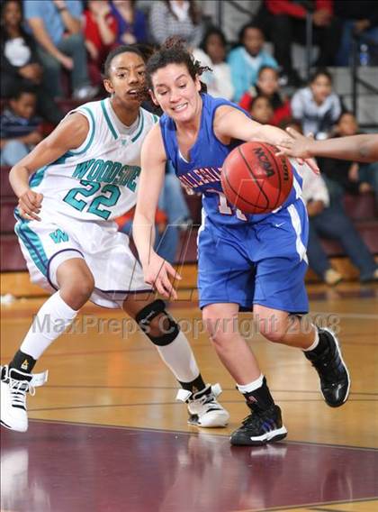 Thumbnail 1 in Norfolk Collegiate vs. Woodside (Lady Greyhound Classic) photogallery.