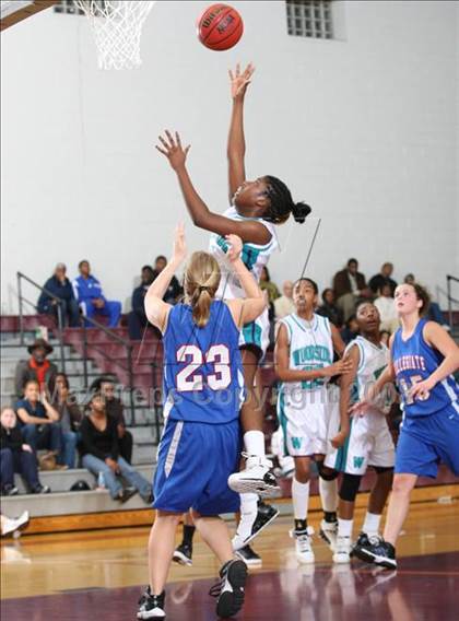 Thumbnail 3 in Norfolk Collegiate vs. Woodside (Lady Greyhound Classic) photogallery.