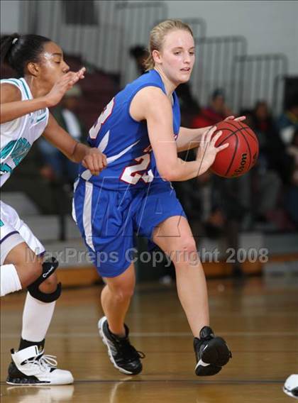 Thumbnail 1 in Norfolk Collegiate vs. Woodside (Lady Greyhound Classic) photogallery.