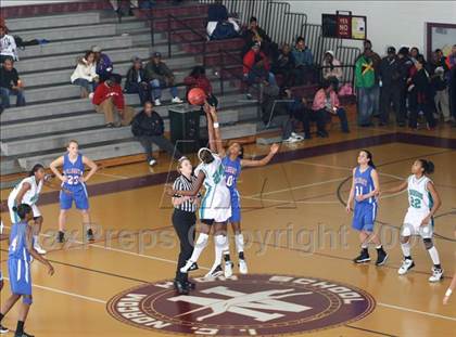 Thumbnail 1 in Norfolk Collegiate vs. Woodside (Lady Greyhound Classic) photogallery.