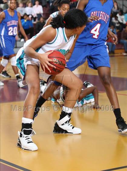 Thumbnail 3 in Norfolk Collegiate vs. Woodside (Lady Greyhound Classic) photogallery.