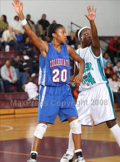 Thumbnail 2 in Norfolk Collegiate vs. Woodside (Lady Greyhound Classic) photogallery.