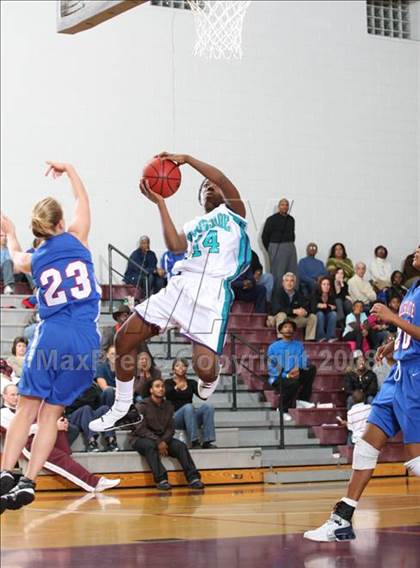 Thumbnail 1 in Norfolk Collegiate vs. Woodside (Lady Greyhound Classic) photogallery.