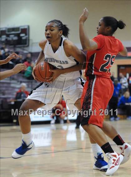 Thumbnail 2 in MacArthur vs. Windward (Nike Tournament of Champions) photogallery.