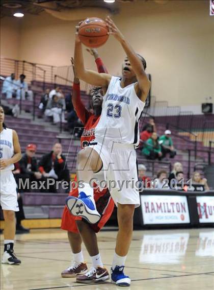 Thumbnail 1 in MacArthur vs. Windward (Nike Tournament of Champions) photogallery.