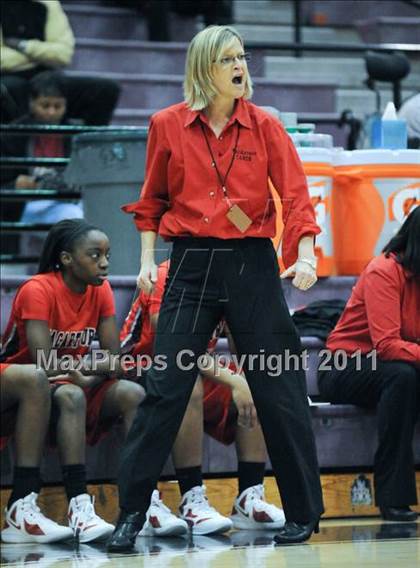 Thumbnail 2 in MacArthur vs. Windward (Nike Tournament of Champions) photogallery.