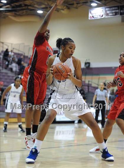 Thumbnail 1 in MacArthur vs. Windward (Nike Tournament of Champions) photogallery.