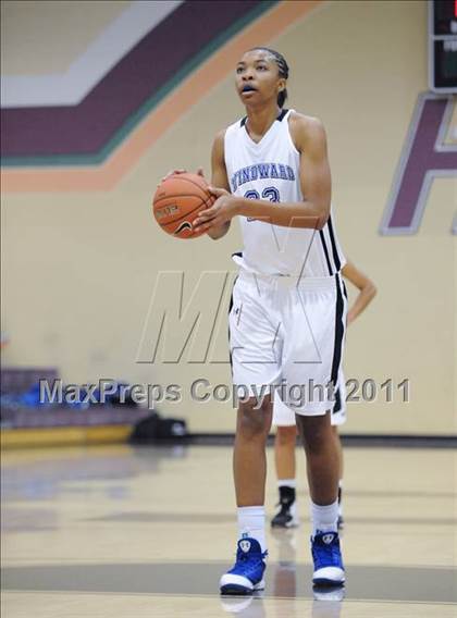 Thumbnail 2 in MacArthur vs. Windward (Nike Tournament of Champions) photogallery.