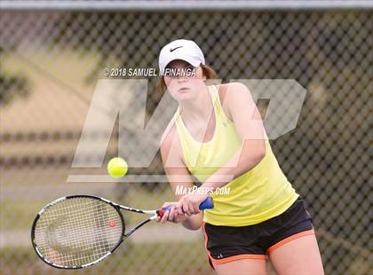 Thumbnail 2 in Lincoln East vs. Grand Island  photogallery.