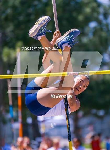 Thumbnail 2 in Ram Charger Invitational (Pole Vault) photogallery.