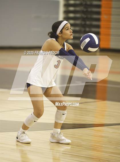Thumbnail 1 in Sumner @ Morgan photogallery.