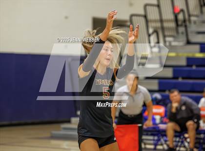 Thumbnail 2 in Harrisburg vs. Marymount photogallery.