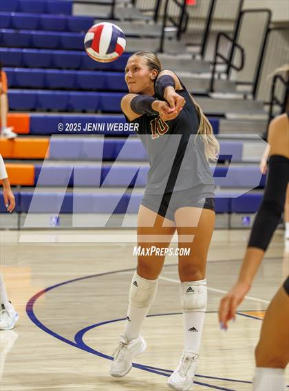 Thumbnail 1 in Harrisburg vs. Marymount photogallery.