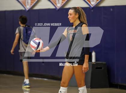 Thumbnail 1 in Harrisburg vs. Marymount photogallery.