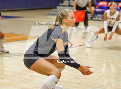 Thumbnail 3 in Harrisburg vs. Marymount photogallery.