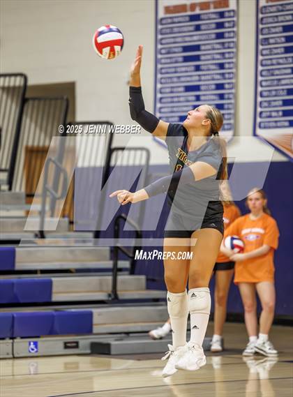 Thumbnail 1 in Harrisburg vs. Marymount photogallery.
