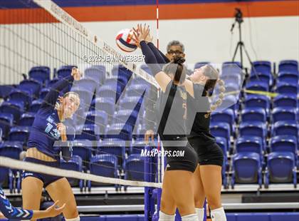 Thumbnail 1 in Harrisburg vs. Marymount photogallery.