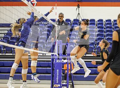 Thumbnail 1 in Harrisburg vs. Marymount photogallery.