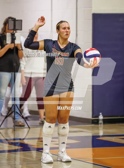 Thumbnail 2 in Harrisburg vs. Marymount photogallery.