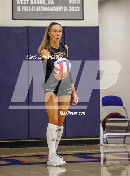 Thumbnail 3 in Harrisburg vs. Marymount photogallery.