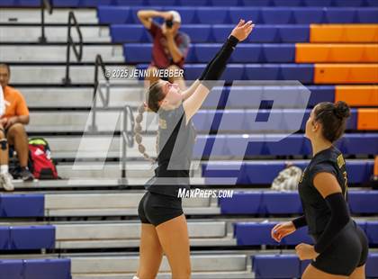 Thumbnail 1 in Harrisburg vs. Marymount photogallery.
