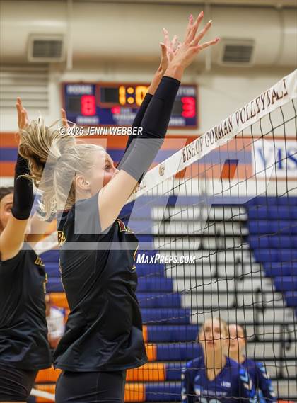 Thumbnail 2 in Harrisburg vs. Marymount photogallery.
