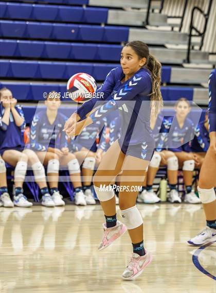 Thumbnail 2 in Harrisburg vs. Marymount photogallery.