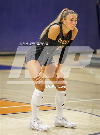 Thumbnail 1 in Harrisburg vs. Marymount photogallery.