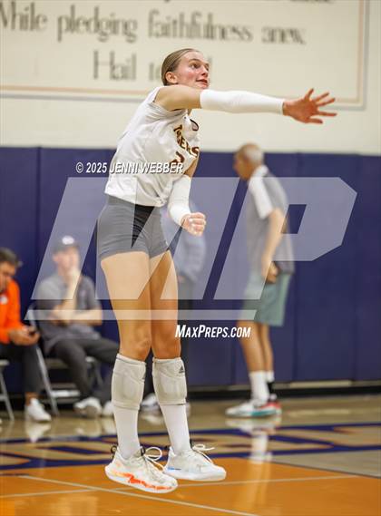 Thumbnail 1 in Harrisburg vs. Marymount photogallery.