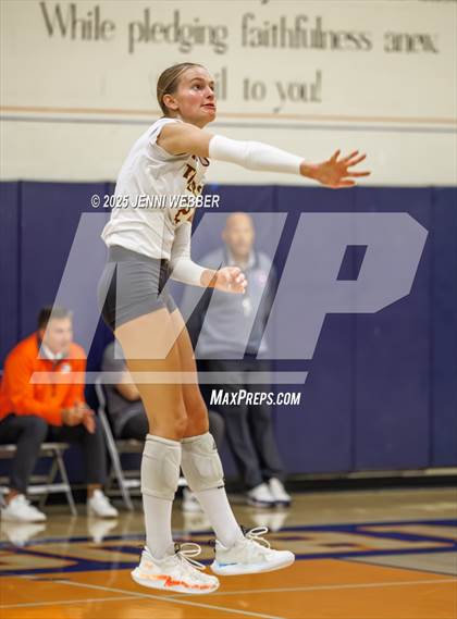 Thumbnail 3 in Harrisburg vs. Marymount photogallery.