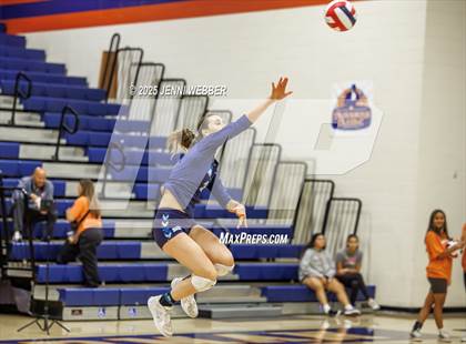 Thumbnail 1 in Harrisburg vs. Marymount photogallery.