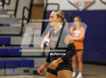Thumbnail 1 in Harrisburg vs. Marymount photogallery.
