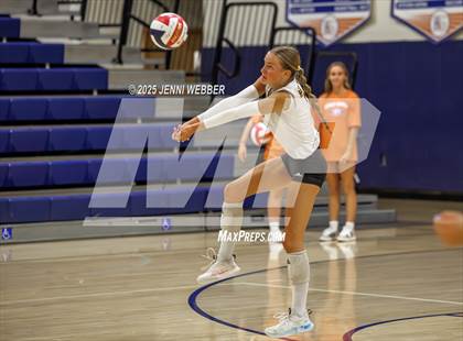 Thumbnail 1 in Harrisburg vs. Marymount photogallery.