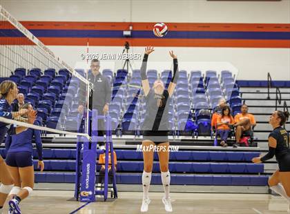 Thumbnail 3 in Harrisburg vs. Marymount photogallery.