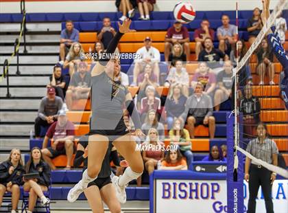 Thumbnail 2 in Harrisburg vs. Marymount photogallery.