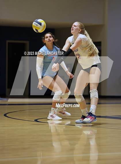 Thumbnail 2 in Charlotte Catholic @ Carmel Christian photogallery.