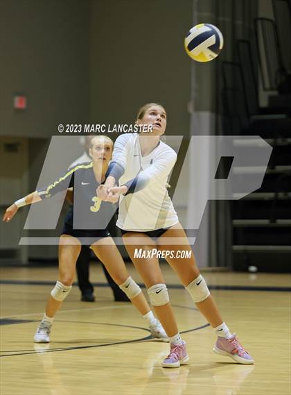 Thumbnail 3 in Charlotte Catholic @ Carmel Christian photogallery.