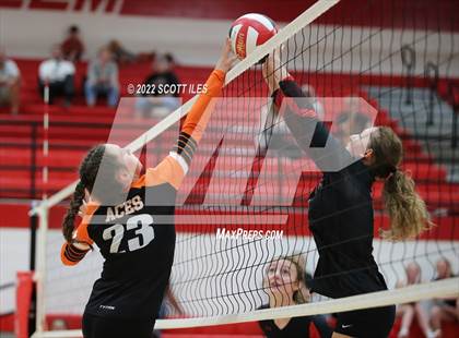 Thumbnail 2 in Amanda-Clearcreek @ Logan Elm photogallery.