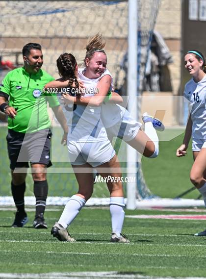 Thumbnail 3 in Boerne-Champion vs Grapevine (UIL 5A Girls Soccer State Semifinal) photogallery.
