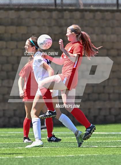 Thumbnail 1 in Boerne-Champion vs Grapevine (UIL 5A Girls Soccer State Semifinal) photogallery.