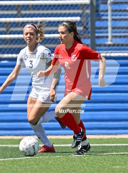 Thumbnail 1 in Boerne-Champion vs Grapevine (UIL 5A Girls Soccer State Semifinal) photogallery.