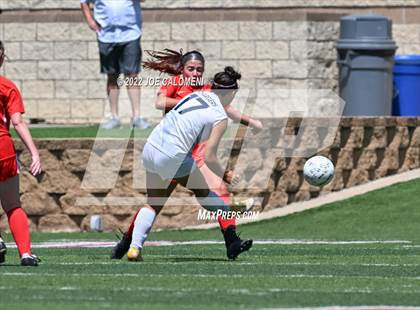 Thumbnail 3 in Boerne-Champion vs Grapevine (UIL 5A Girls Soccer State Semifinal) photogallery.