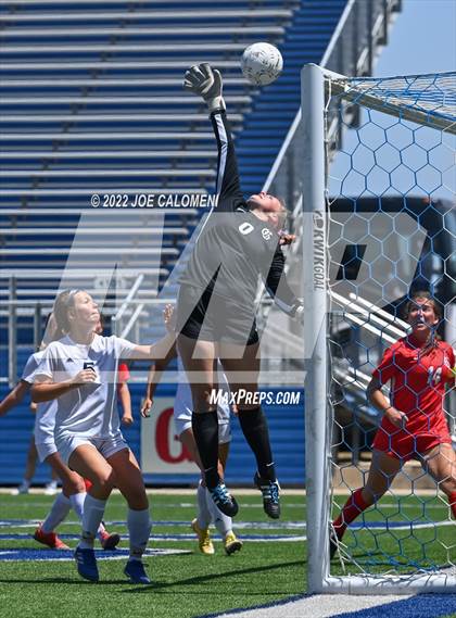 Thumbnail 3 in Boerne-Champion vs Grapevine (UIL 5A Girls Soccer State Semifinal) photogallery.
